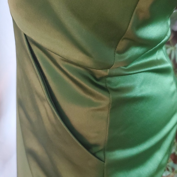 Green Dress - Picture 5 of 6